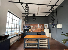 Crixus Dockyard Kitchen, Picture 01