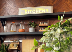 Crixus Dockyard Kitchen, Picture 02