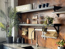 Crixus Dockyard Kitchen, Picture 05