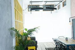 Crixus Warehouse Kitchen & Cove, Picture 08