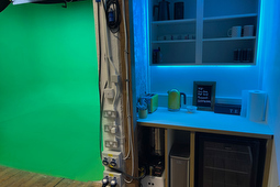 Crixus Studio Green, Picture 01